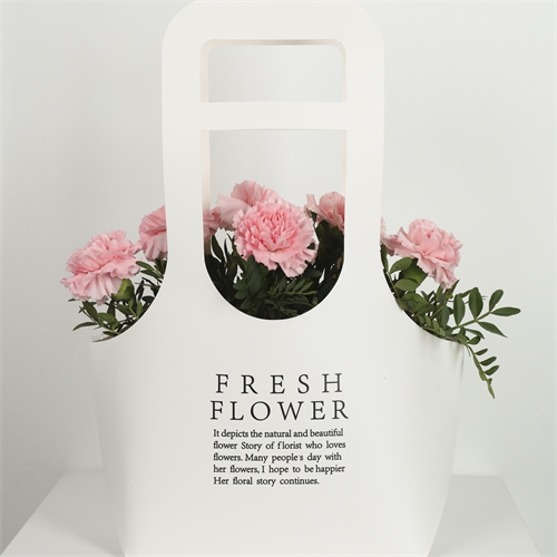 Композиция в сумочке с диантусом 4087